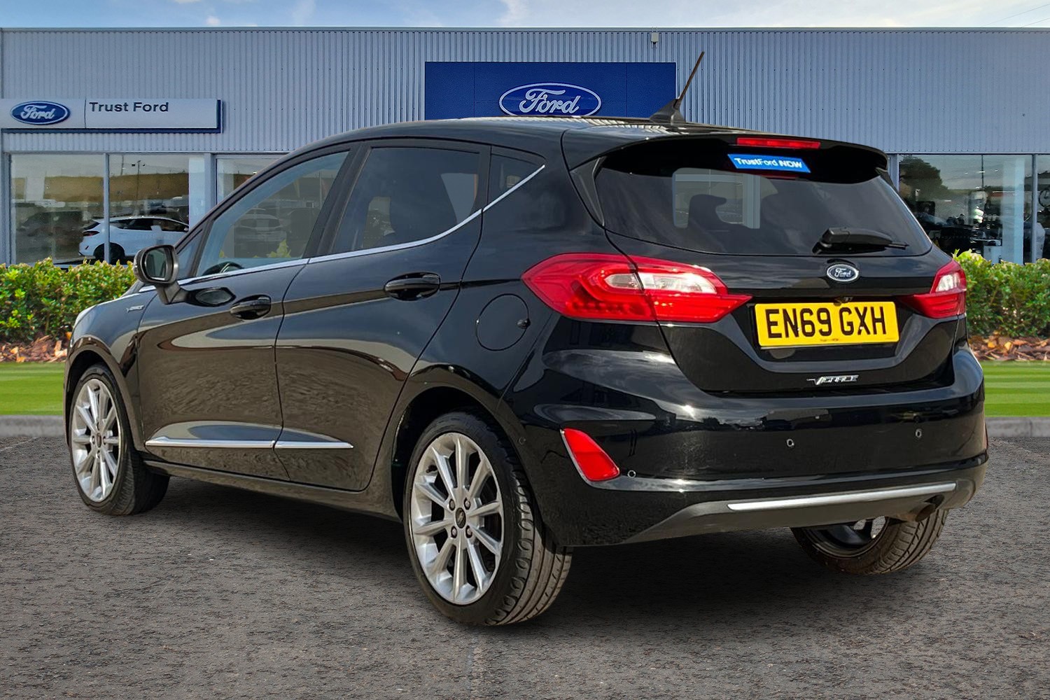 Ford Fiesta Photo 1