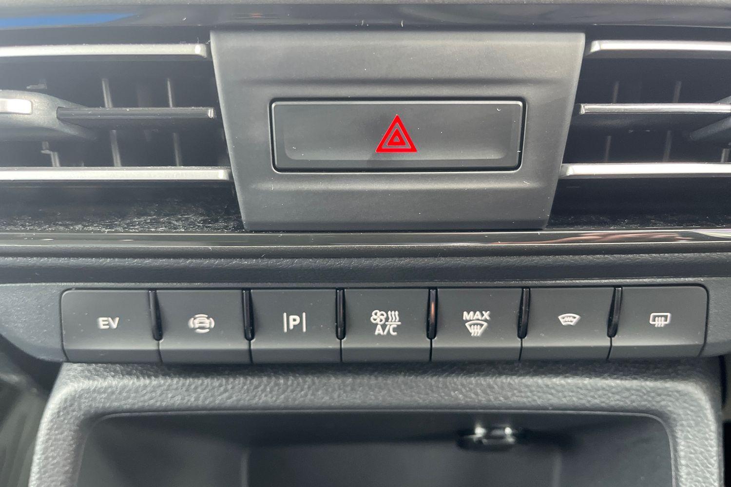 Ford TRANSIT CONNECT Photo 14
