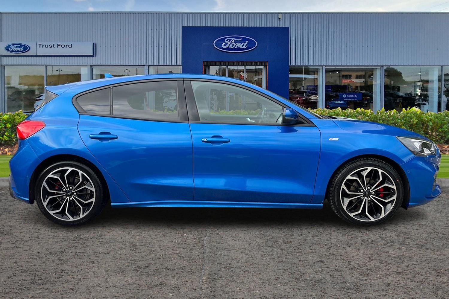 Ford Focus Photo 2