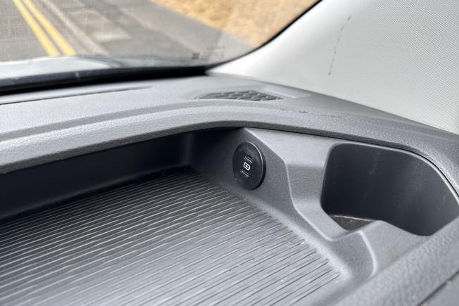 VOLKSWAGEN Transporter Photo 43