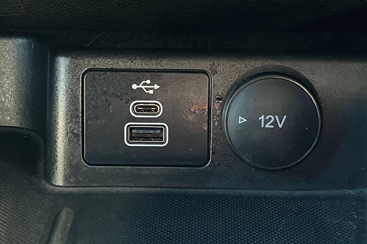 Ford KUGA Photo 38