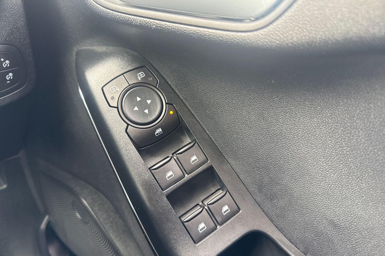 Ford FIESTA Photo 15