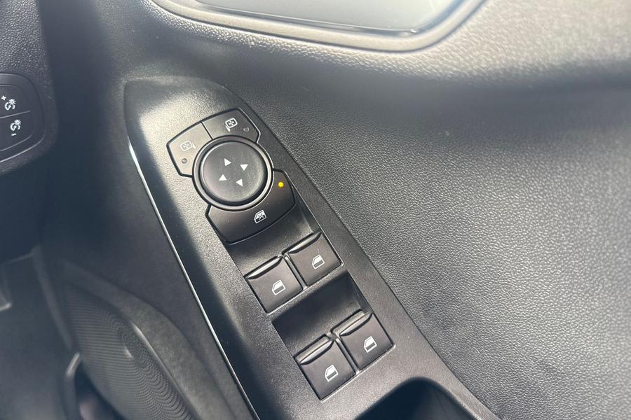 Ford FIESTA Photo autoimg-72b246cac819eca657ca994bd272b4c404ad8f2a.jpg