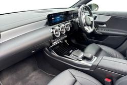 Mercedes-Benz A Class Photo 2