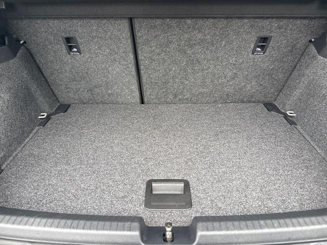 VOLKSWAGEN Polo Photo 12