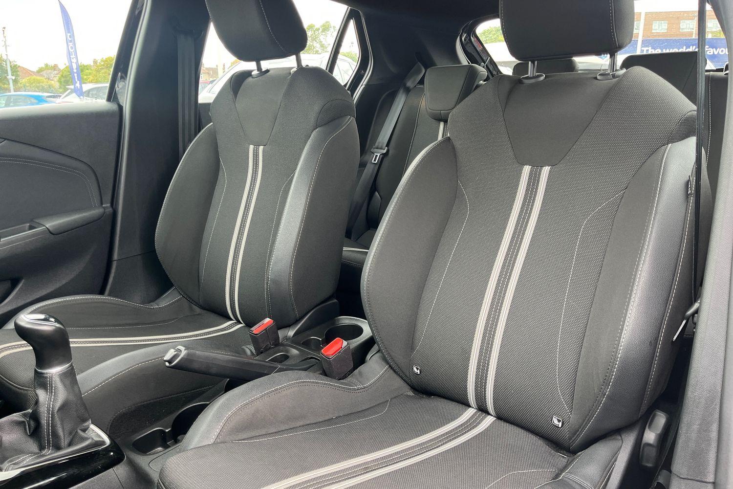 Vauxhall CORSA Photo 18