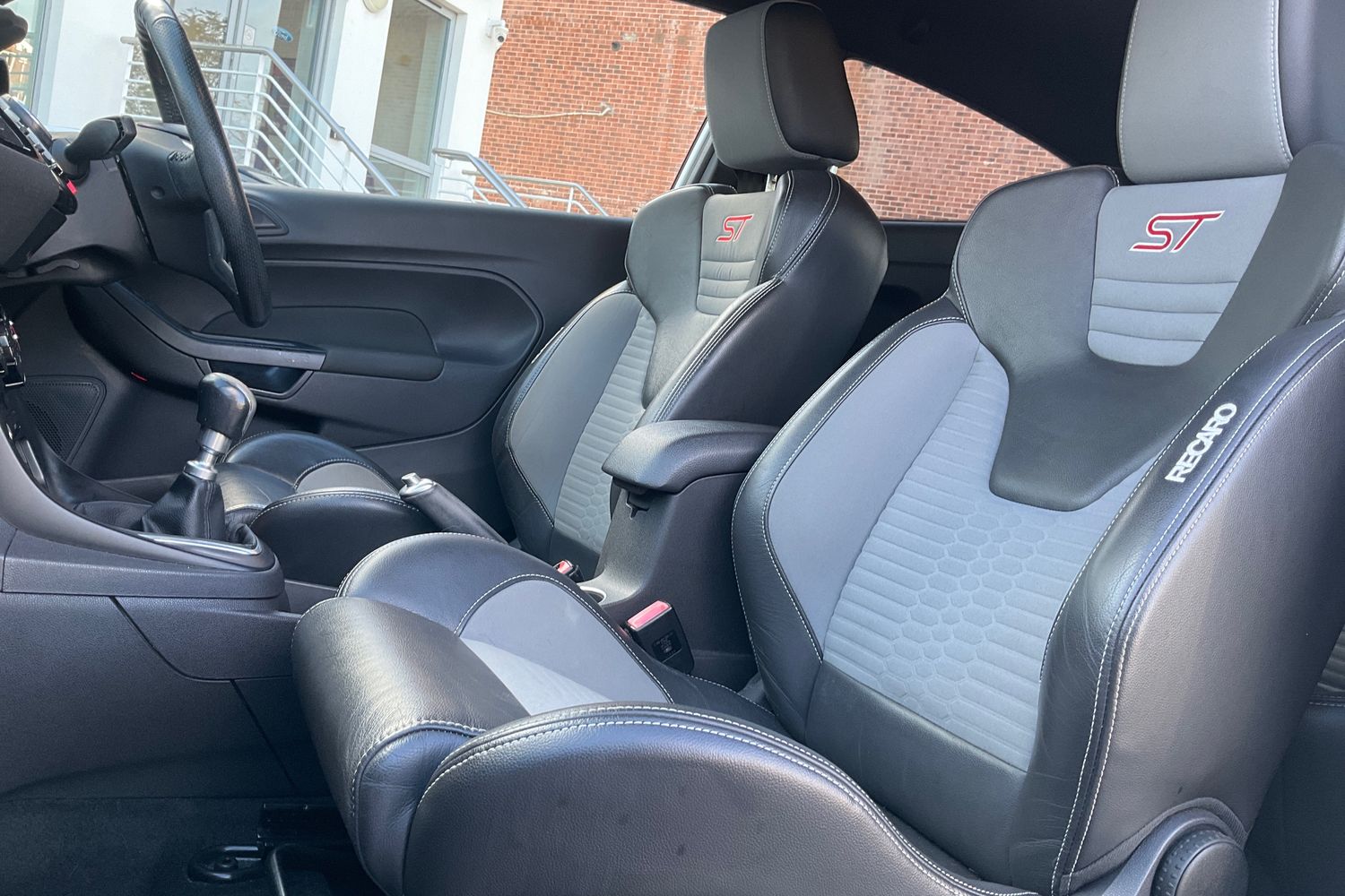Ford FIESTA Photo 18