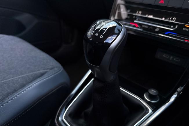 VOLKSWAGEN T-Cross Photo 22