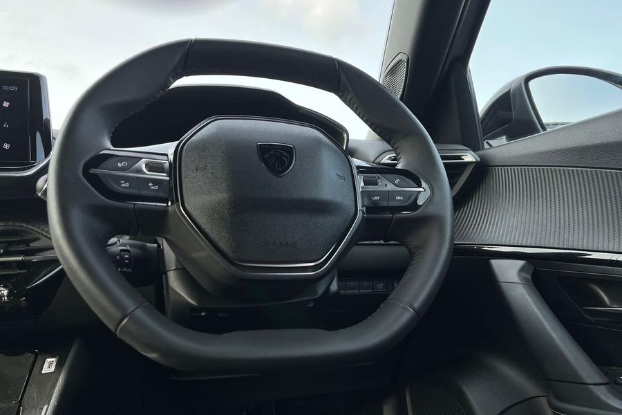 Peugeot 2008 Photo autoimg-72d8720bd4bf653daeddb0140525a018bdf51c02.jpg