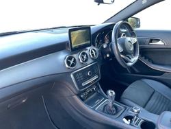 MERCEDES-BENZ GLA Photo 2
