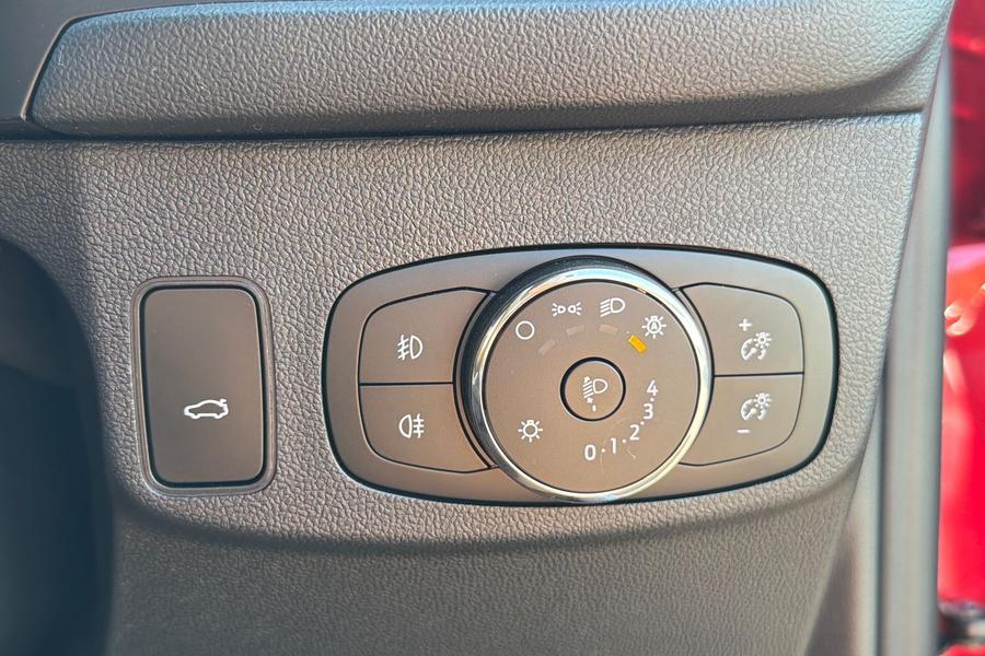 Ford FOCUS Photo autoimg-72dc8d0c18e9906750e97af5722cbb8049ed3ac3.jpg