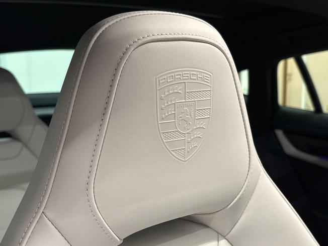 PORSCHE Panamera Photo 15
