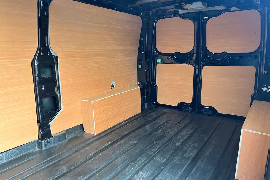 Used Ford TRANSIT CUSTOM WO25UJD 4