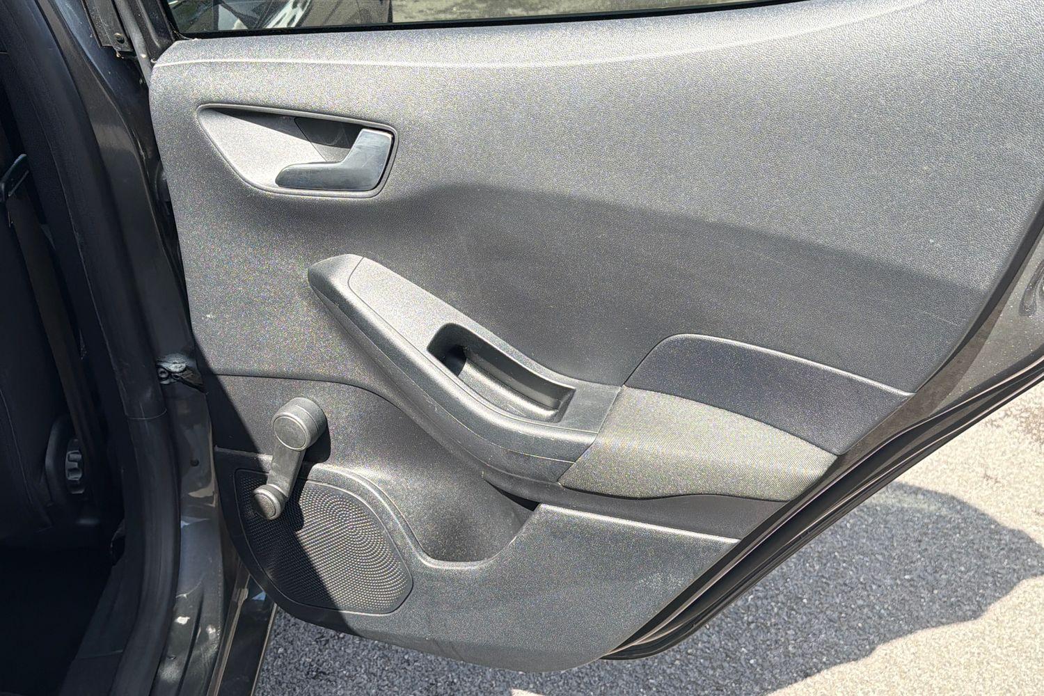 Ford FIESTA Photo 27