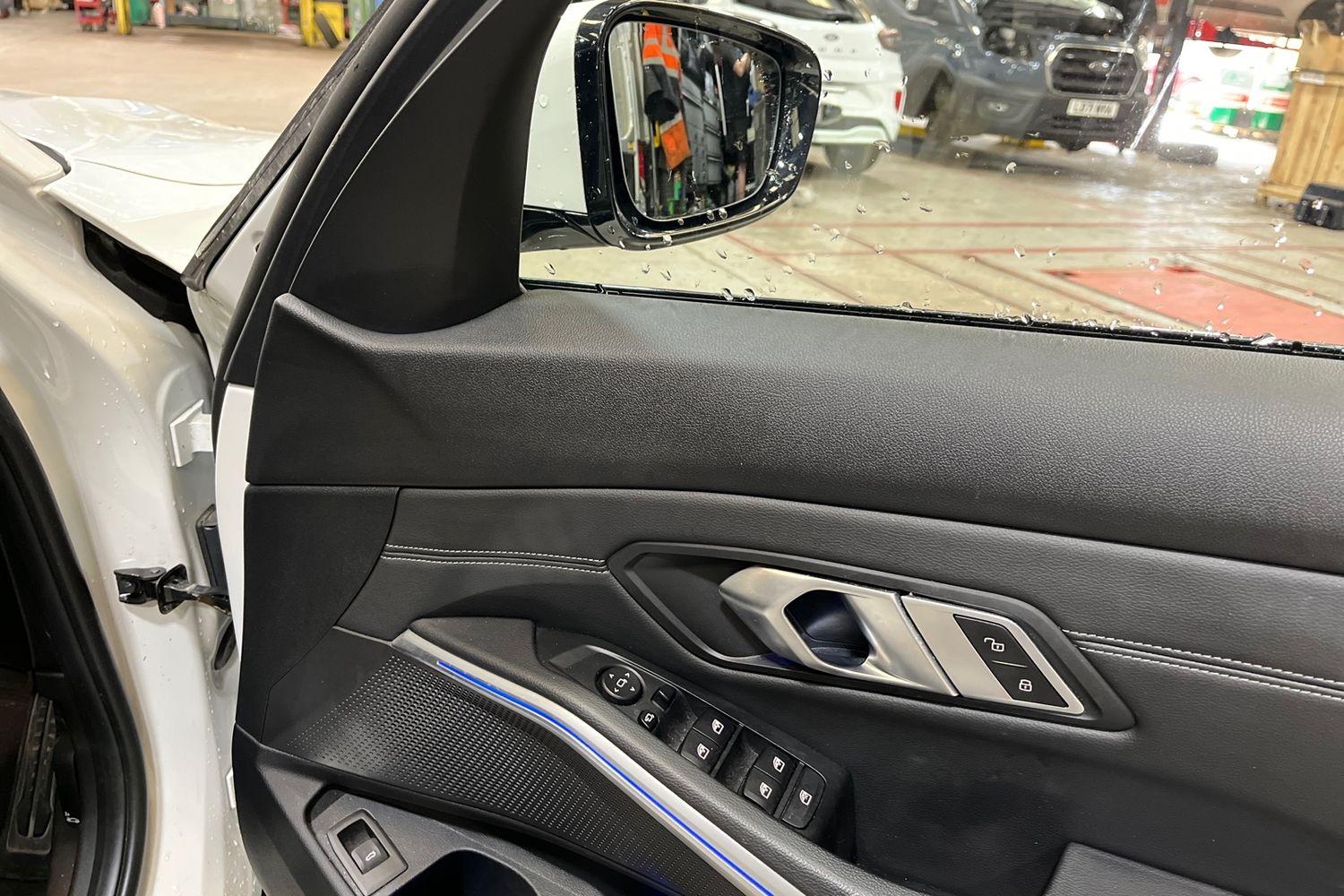 BMW 3 SERIES Photo 24