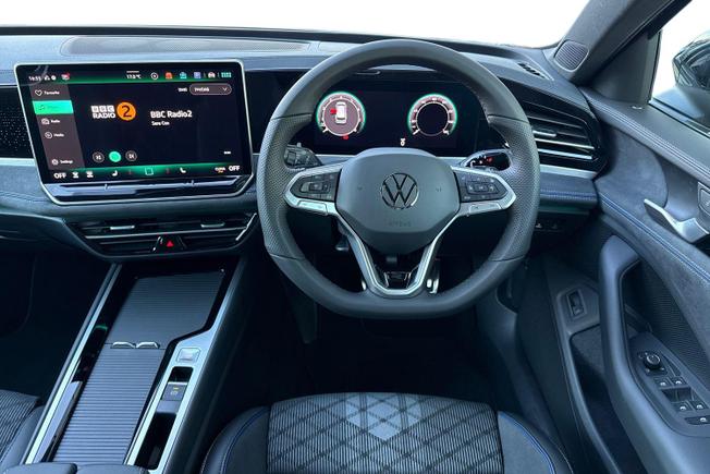 VOLKSWAGEN Passat Photo 11