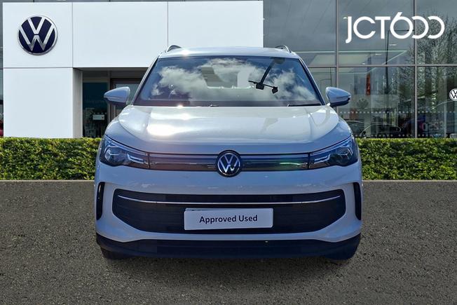 VOLKSWAGEN Tiguan Photo 8