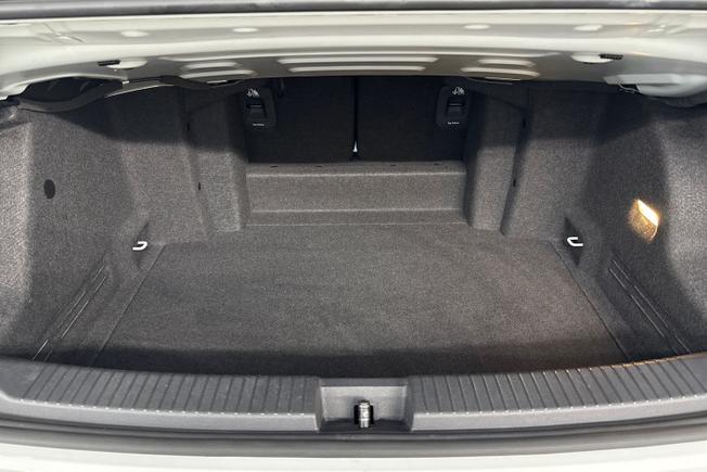 VOLKSWAGEN T-Roc Photo 12
