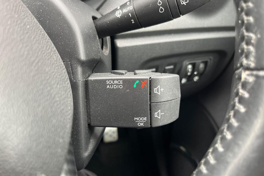 Renault CAPTUR Photo autoimg-72f7057da1991a1ad0a54edcb40028d7925a0b7a.jpg