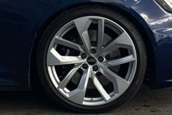 AUDI Rs4 Avant Photo 5