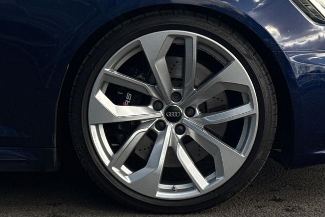 AUDI Rs4 Avant Photo 5