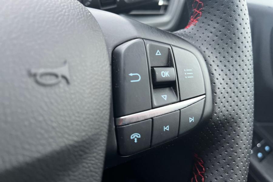 Ford KUGA Photo autoimg-72fcf7c8c7f0d9c4b01462199a22138aa7702c30.jpg