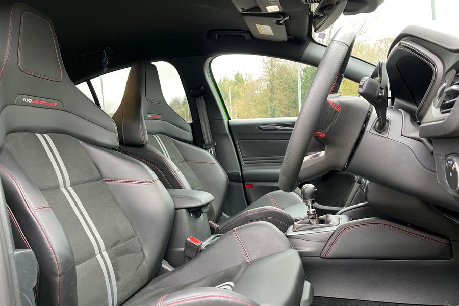 Ford Focus Photo autoimg-73028cf66500a90409471da70f1fbff625ba2bda.jpg