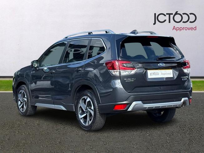 SUBARU Forester Photo 3