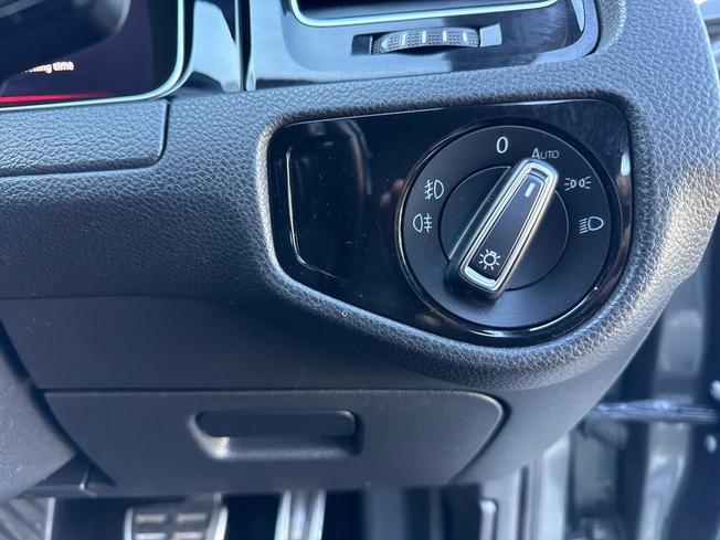 Volkswagen Golf Photo 27