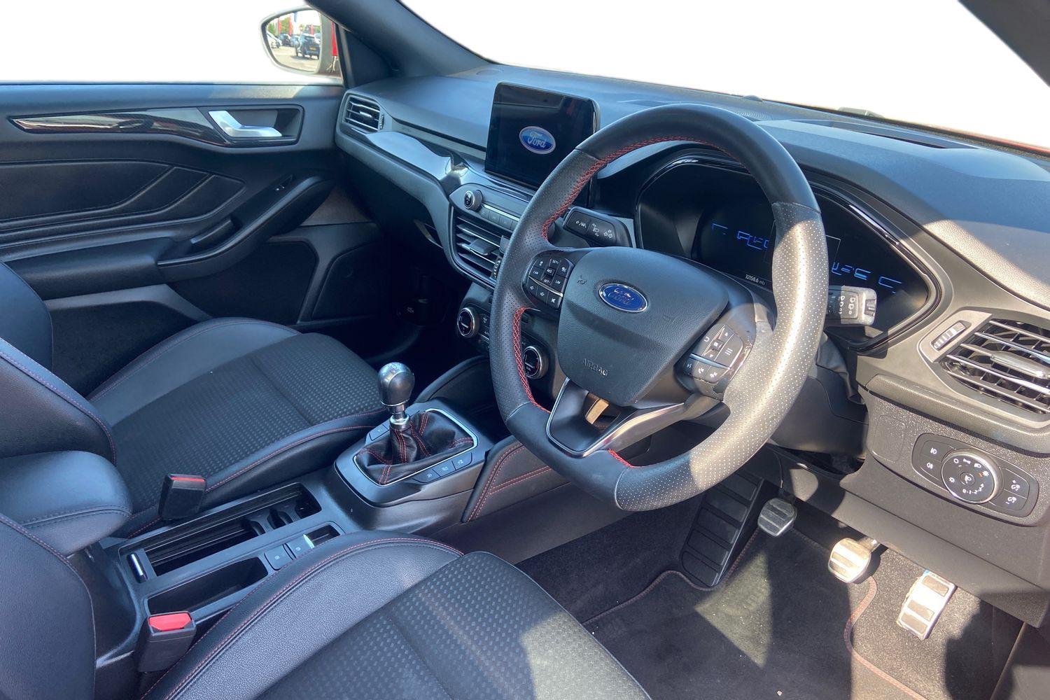 Ford FOCUS Photo 8