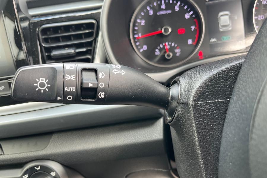 Kia Rio Photo autoimg-730ea53d765afeff7358a5946378cef0d8c65f83.jpg