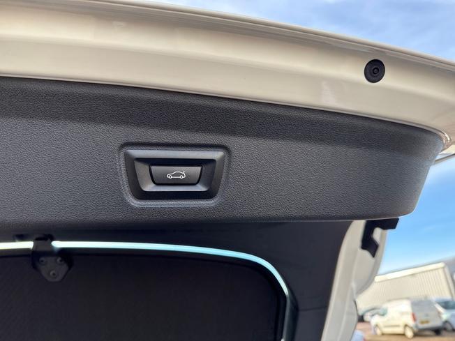 BMW I4 Photo 60