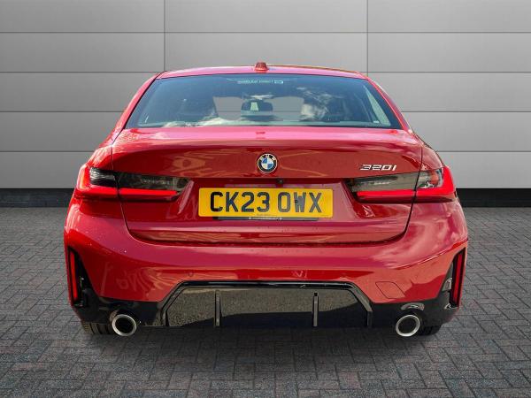 BMW 3 Series Photo autoimg-73130825c9facfb5508a4e4acb68a905bf41e179.jpg
