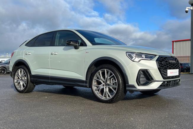 AUDI Q3 Photo 23