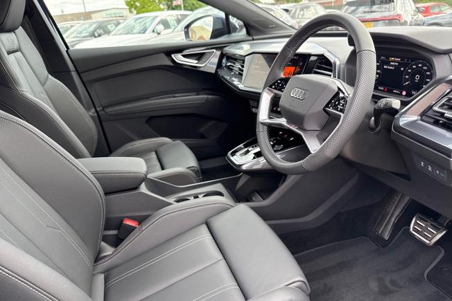 Audi Q4 Photo 26