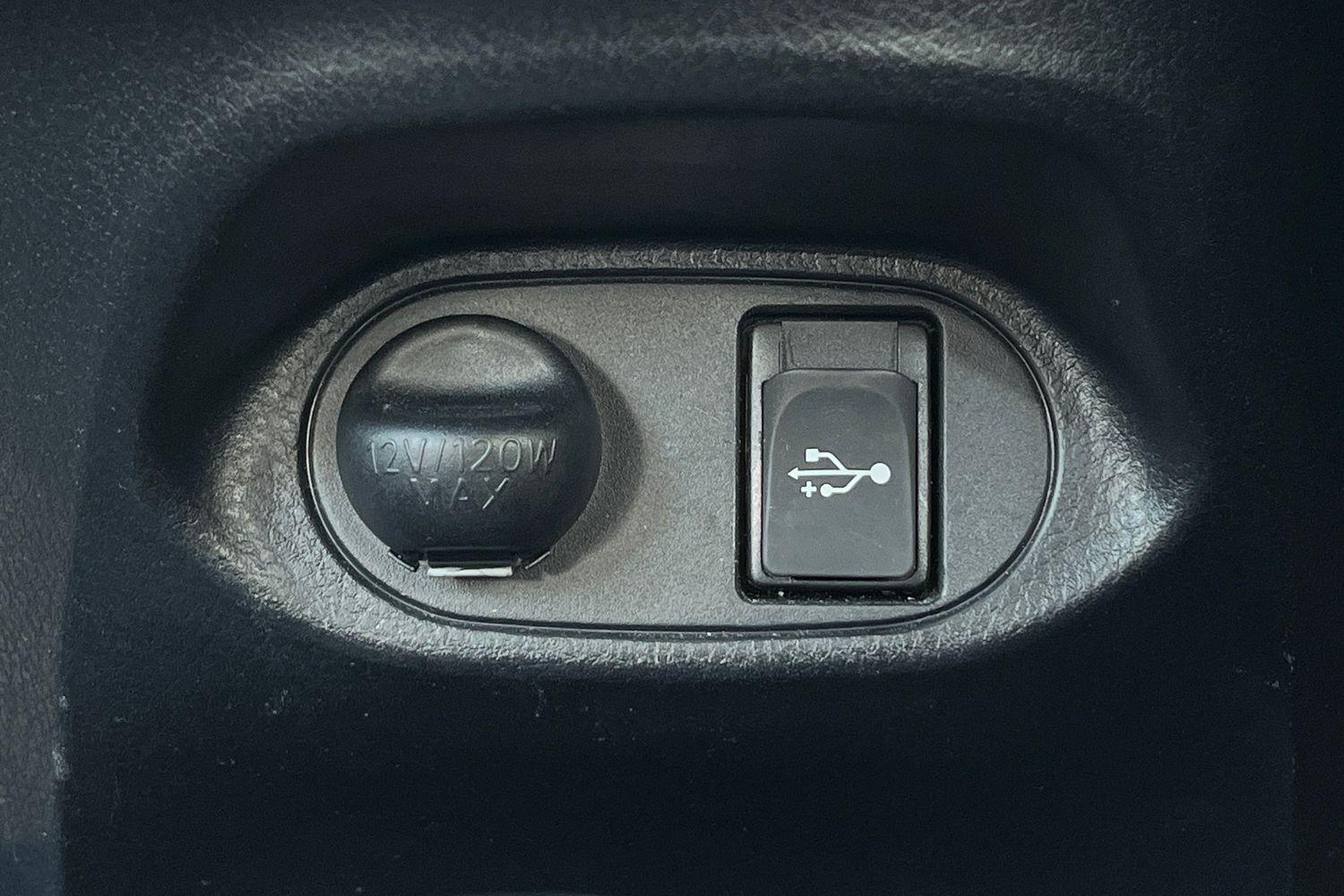 Toyota Yaris Photo 32