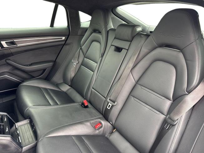 PORSCHE Panamera Photo 9
