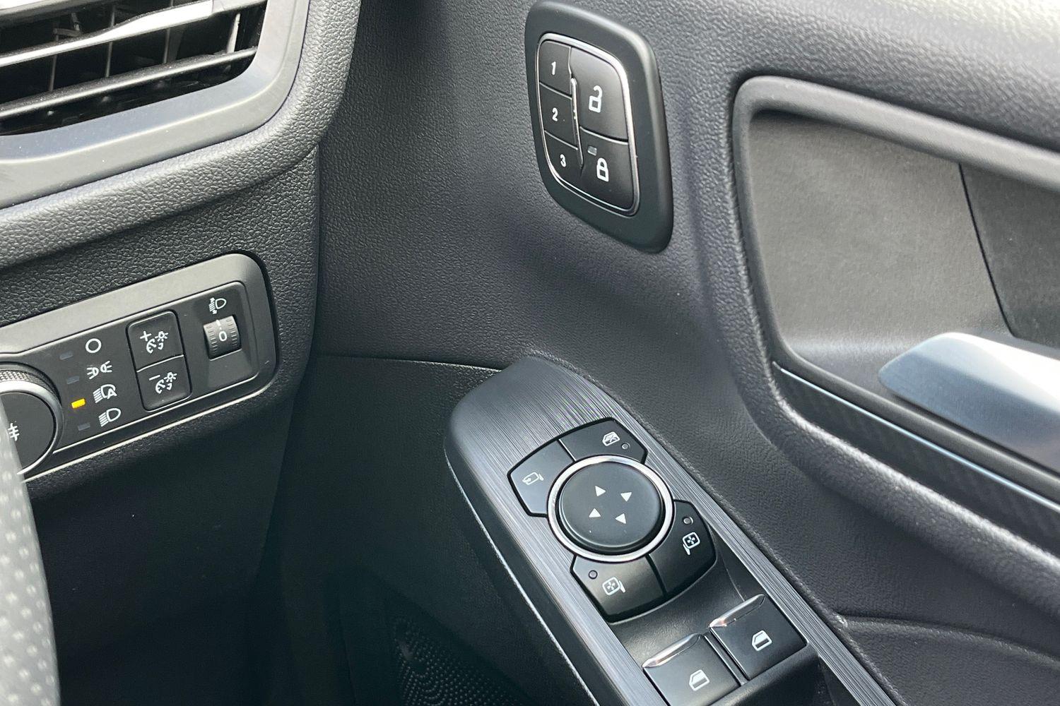 Ford KUGA Photo 15