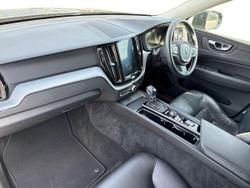 VOLVO XC60 Photo 2