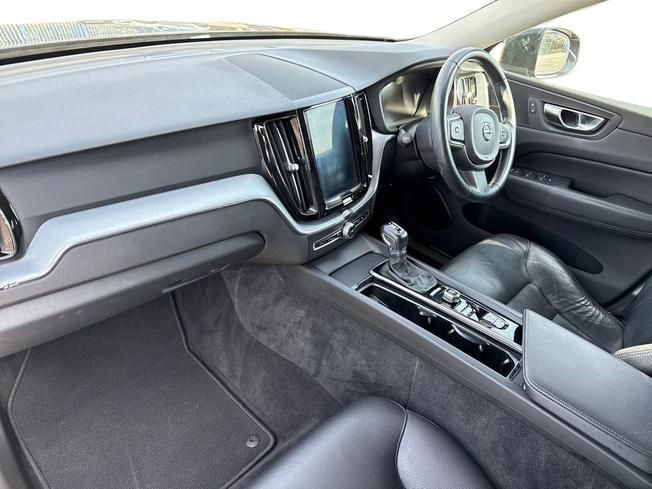 VOLVO XC60 Photo 2