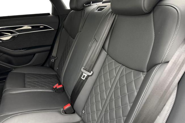 Audi A8 Photo 9