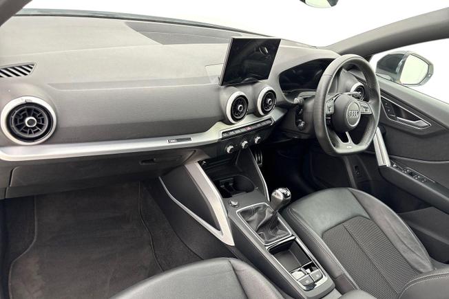 Audi Q2 Photo 2