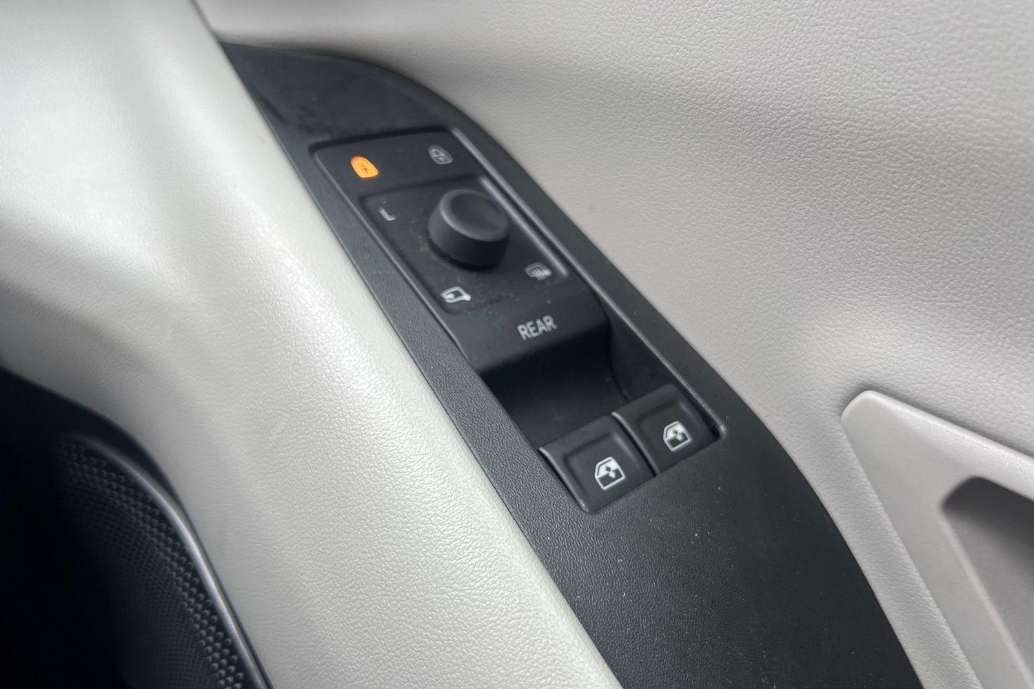 Ford EXPLORER Photo 15