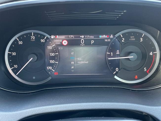 Jaguar E-PACE Photo 50