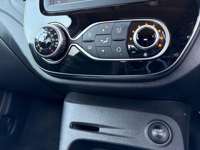 RENAULT Captur Photo 31