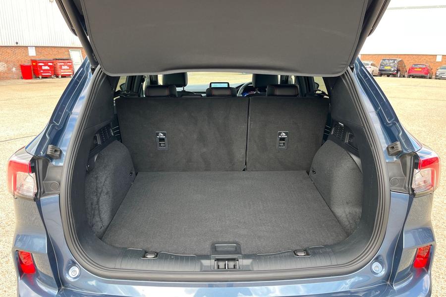Ford Kuga Photo autoimg-733de76eff7e139c908c4da4887fd0e94de2388c.jpg