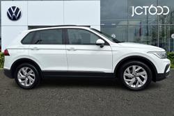 VOLKSWAGEN Tiguan Photo 4