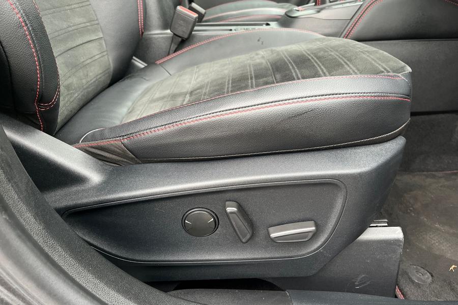 Ford Kuga Photo autoimg-7342f17e0e5b6bc3e47b08f838b5bb121c188eb7.jpg