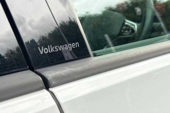 VOLKSWAGEN Golf Photo 23