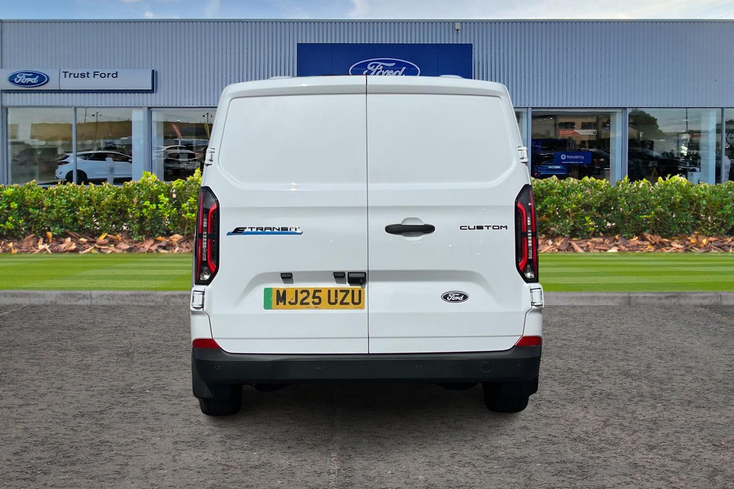 Ford E-Transit Custom Photo 12